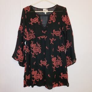 Way In black and red embroidered paisley print bell sleeve vneck dress size M